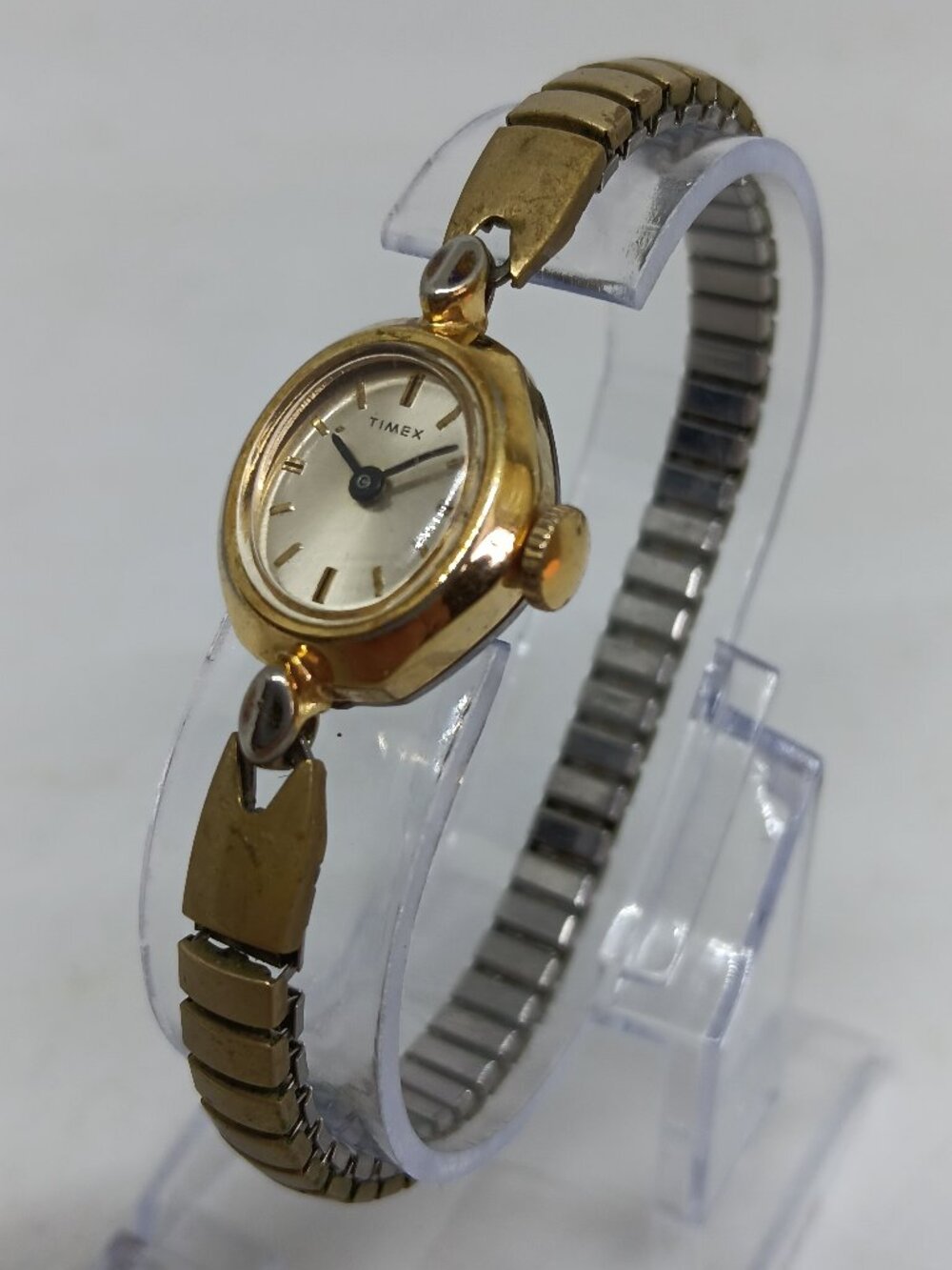 VINTAGE 1977 Timex Model 23 Women's 17mm x 19mm Manual Wind Cocktail Watch